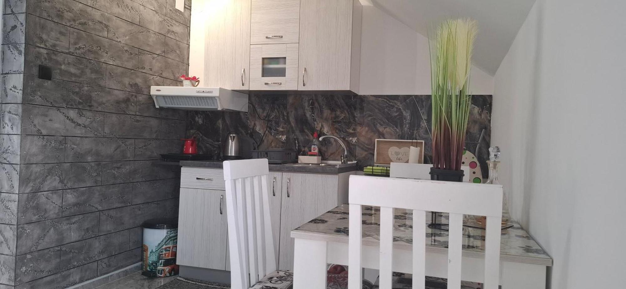 באינה באשטה Apartments Ivanovic Center City מראה חיצוני תמונה
